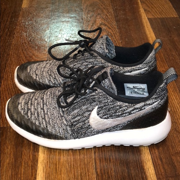 Nike Shoes - Nike running sneakers